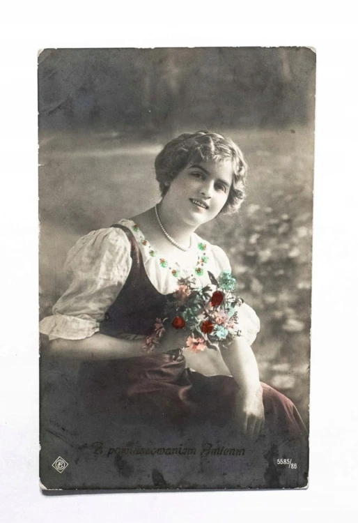STARA POCZTÓWKA - KOBIETA W SUKNI, POZNAŃ 1918