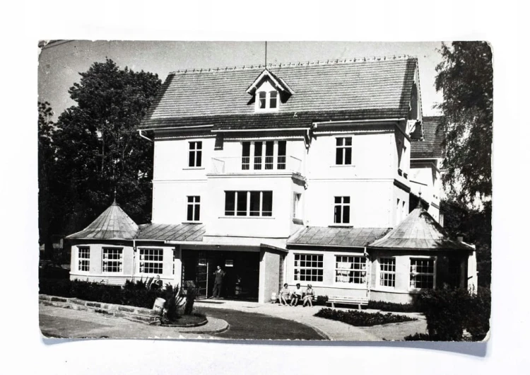 ŚWIERADÓW ZDRÓJ - KLUB KAWIARNIA FWP l. 60