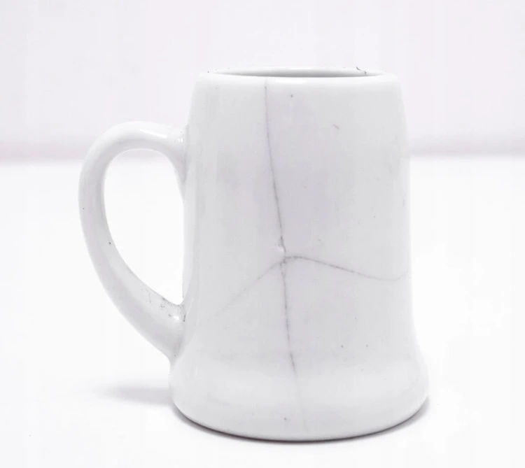 STARY PORCELANOWY KUBEK - JELEŃ, SARNA