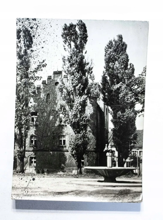 PYSKOWICE - RATUSZ l. 60