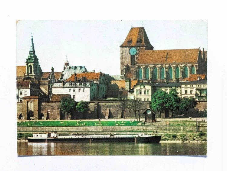 TORUŃ - WIDOK MIASTA OD STRONY WISŁY l. 70