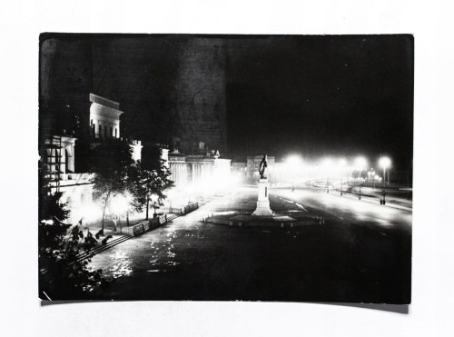 WARSZAWA - PLAC DZIERZYŃSKICH W NOCY l. 60