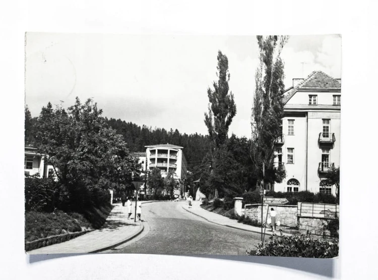 KRYNICA - FRAGMENT UZDROWISKA l. 70