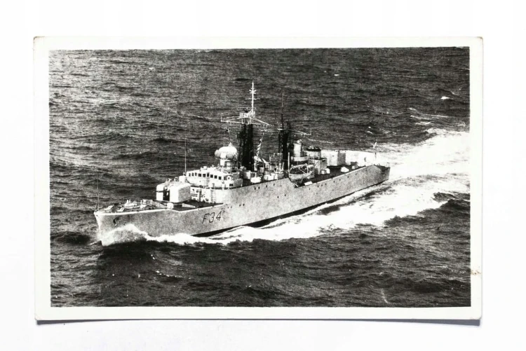 STARA POCZTÓWKA - OKRĘT H. M. S. PUMA 1961