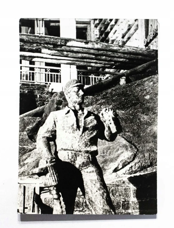 WIELICZKA - RZEŹBA WSPÓŁCZESNY GÓRNIK W KOMORZE MICHAŁOWICE 1975