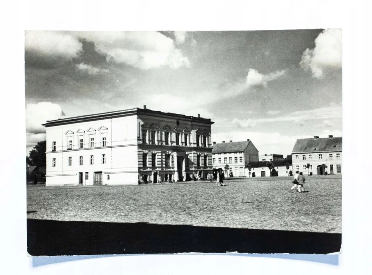 NOWY TOMYŚL - RYNEK, RATUSZ l. 70