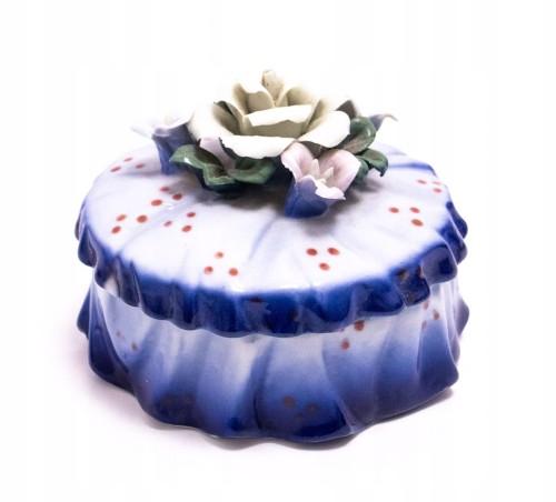 STARA PORCELANOWA SZKATUŁKA