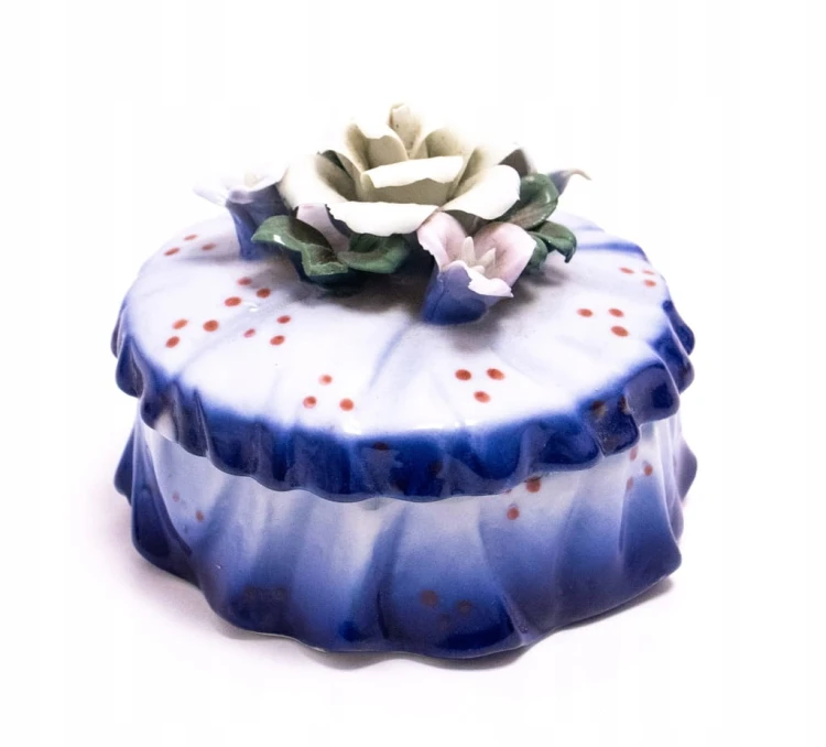 STARA PORCELANOWA SZKATUŁKA