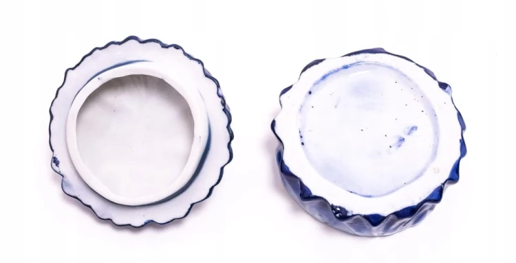 STARA PORCELANOWA SZKATUŁKA