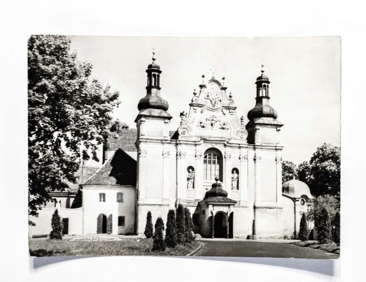 STRZELNO - KOŚCIÓŁ ŚW. TRÓJCY l. 70