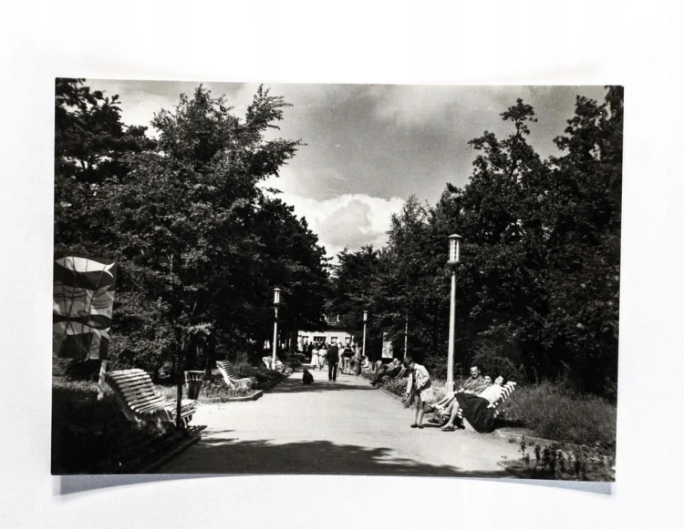 KOŁOBRZEG - PARK NADMORSKI l. 60