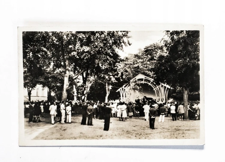 MIĘDZYZDROJE - MUSZLA DLA ORKIESTRY l. 50