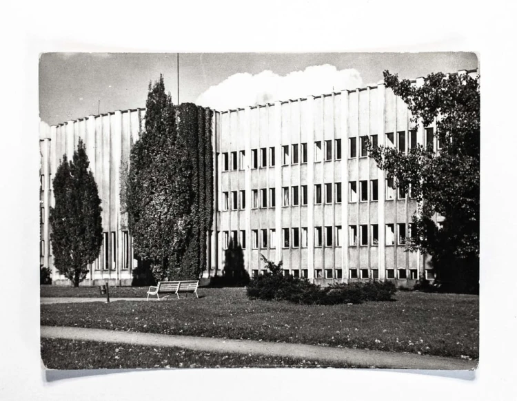 TORUŃ - UNIWERSYTET MIKOŁAJA KOPERNIKA l. 60