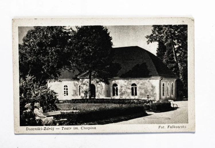 DUSZNIKI ZDRÓJ - TEATR IM. CHOPINA l. 50