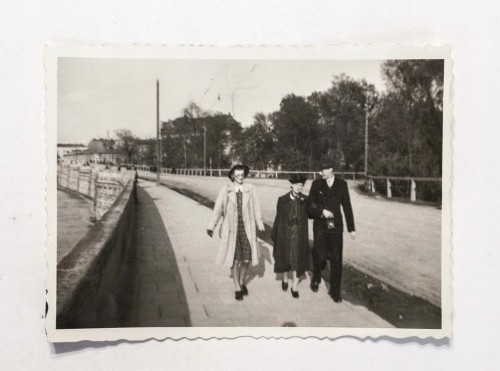 STARA FOTOGRAFIA - PRZYJACIELE PRZY WIŚLE , KRAKÓW 1942