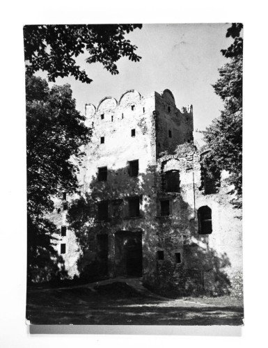 ZĄBKOWICE ŚLĄSKIE - RUINY ZAMKU l. 60