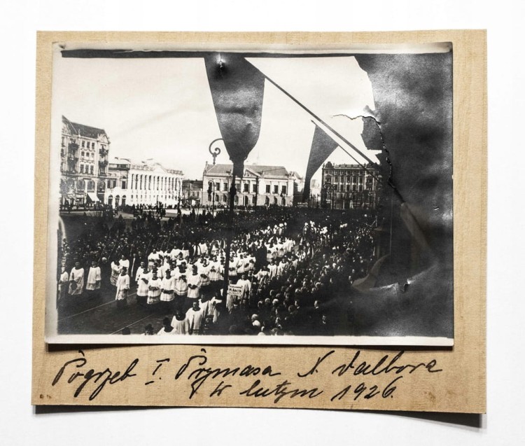 STARA FOTOGRAFIA - POGRZEB PRYMASA POLSKI EDMUNDA DOLBORA 1926