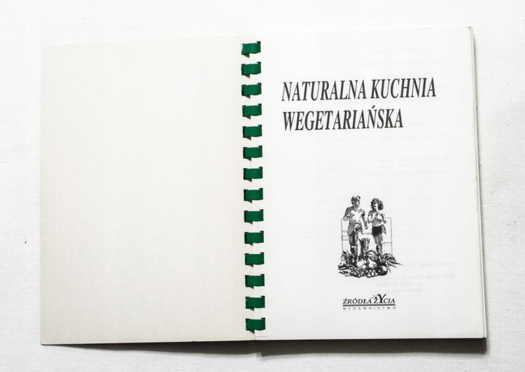 STARA KSIĄŻKA NATURALNA KUCHNIA WEGETARIAŃSKA 1992