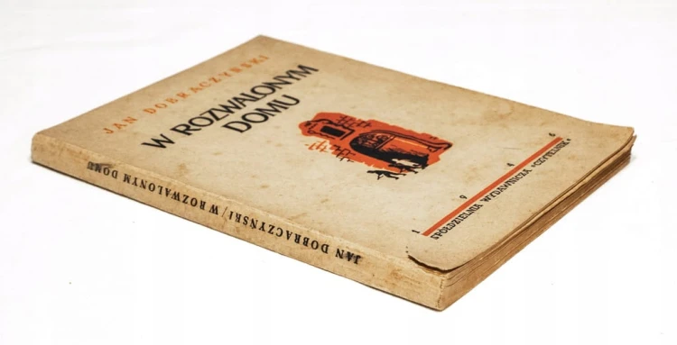 STARA SKIĄŻKA W ROZWALONYM DOMU 1946