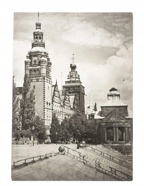 SZCZECIN - GMACH WOJ. RADY NARODOWEJ l. 60