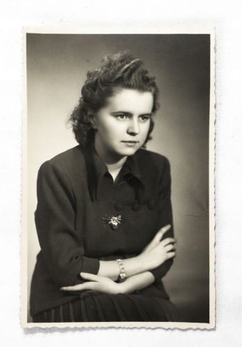 STARA FOTOGRAFIA - MŁODA KOBIETA, SZCZECIN 1949