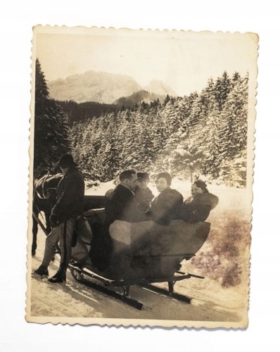 STARA FOTOGRAFIA - ZIMĄ W GÓRACH NA SANIACH, ZAKOPANE - DOLINA BIAŁEGO 1935