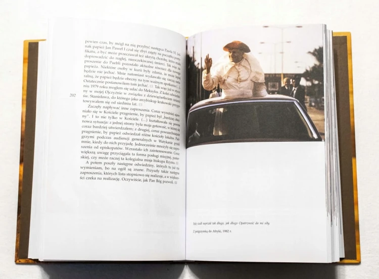STARA KSIĄŻKA JAN PAWEŁ II - AUTOBIOGRAFIA 2005