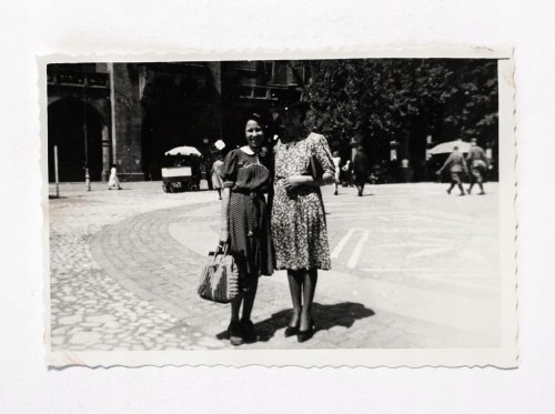STARA FOTOGRAFIA - KOBIETY W SUKIENKACH, KRAKÓW l. 30/40