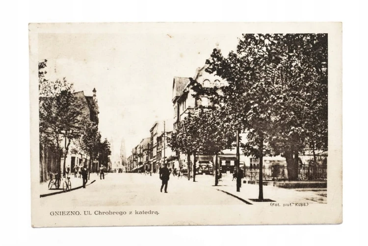 GNIEZNO - ULICA CHROBREGO, KATEDRA 1930