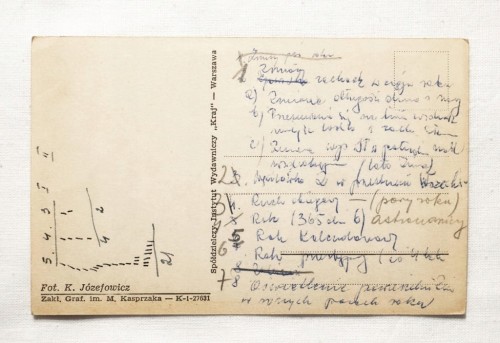 TRZEMESZNO - FRAGMENT ODKRYTEGO KOŚCIOŁA l. 50