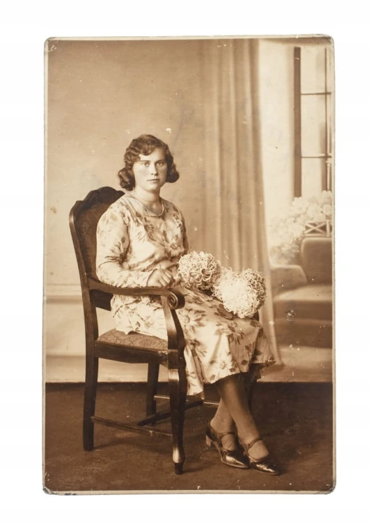 STARA FOTOGRAFIA KOBIETA W SUKNI 1933