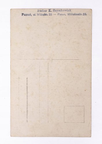 STARA FOTOGRAFIA - KOBIETA W SUKNI, ATELIER SZYMKOWIAK, POZNAŃ II RP