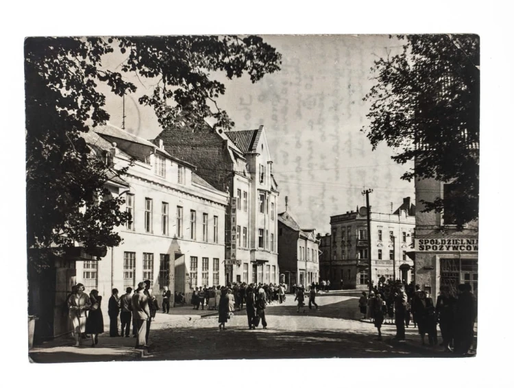 KĘTRZYN - FRAGMENT MIASTA, ULICA, KINO l. 60