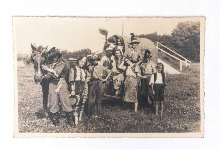 STARA FOTOGRAFIA - TRUPA TEATRALNA, KOŃ II RP