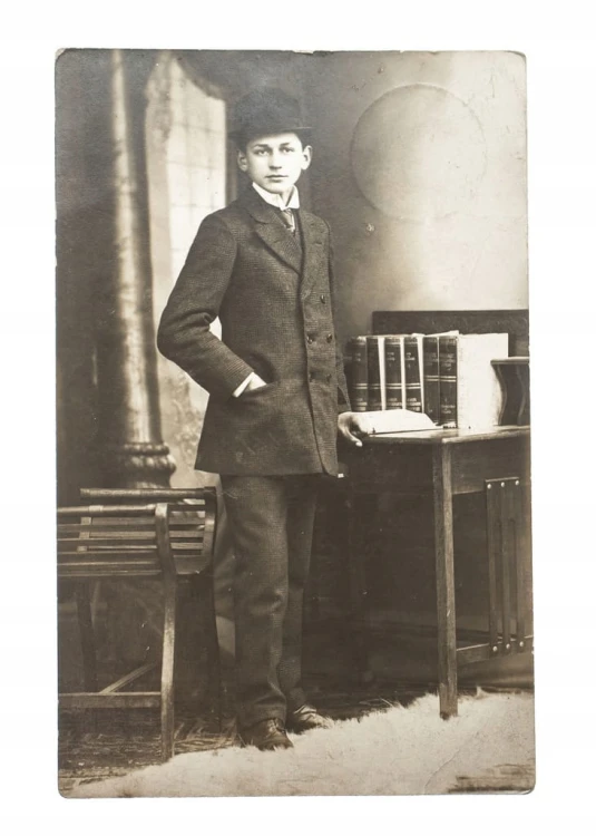 STARA FOTOGRAFIA CHŁOPAK W GARNITURZE RAWICZ 1912
