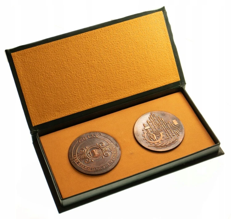 MEDAL 60 LAT IZBY RZEMIEŚLNICZEJ W POZNANIU 1979