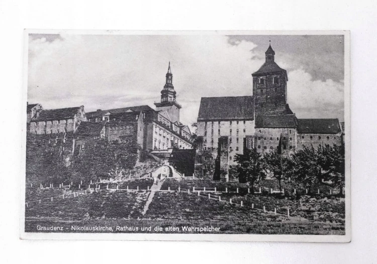 GRUDZIĄDZ - KOŚCIÓŁ, RATUSZ l. 30/40
