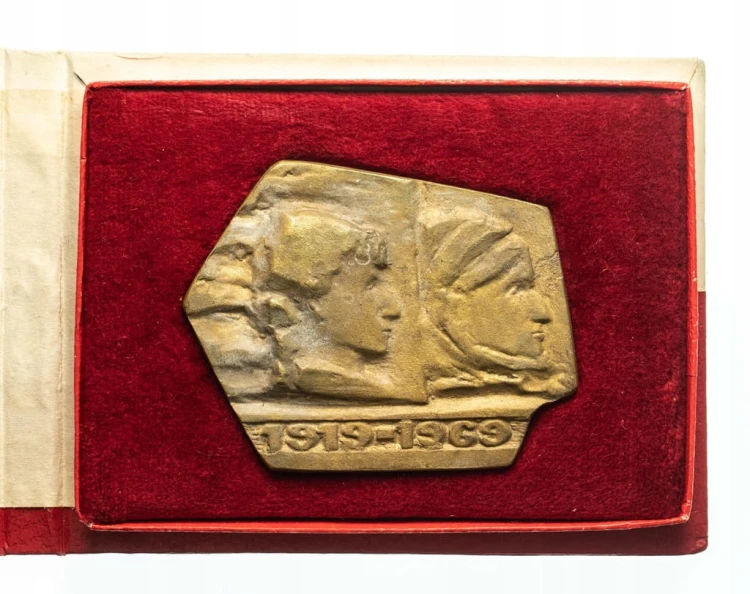 MEDAL 50 LAT II LICEUM IM. MODRZEJEWSKIEJ POZNAŃ