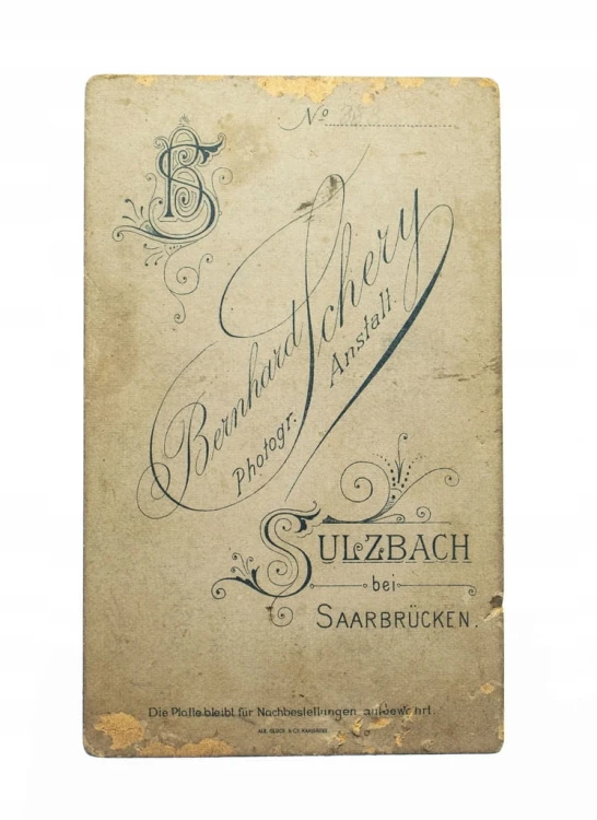 MĘŻCZYZNA W GARNITURZE - ATELIER SULZBACH