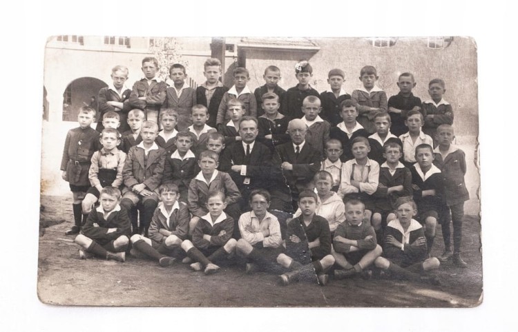 FOTOGRAFIA - III SZKOŁA WYDZIAŁOWA POZNAŃ l. 30