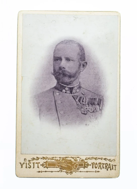 FOT. MEŻCZYZNA W MUNDURZE Z ODZNACZENIAMI 1903
