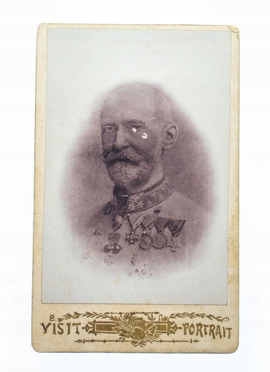 FOT. MEŻCZYZNA W MUNDURZE Z ODZNACZENIAMI 1903