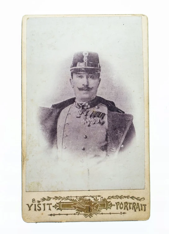 FOT. MEŻCZYZNA W MUNDURZE Z ODZNACZENIAMI 1903