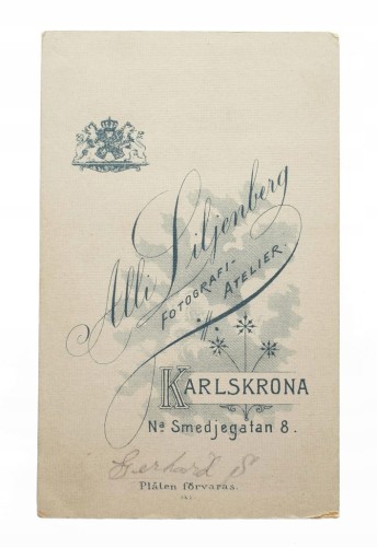 KOBIETA W SUKIENCE - ATELIER KALRSKRONA