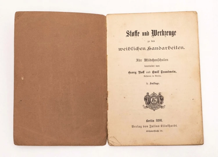 STARA KSIĄŻKA NIEMIECKA STOFFE UND WERKZEUGE 1898