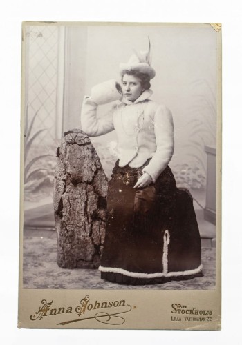 KOBIETA W FUTRZE - ATELIER SZTOKHOLM