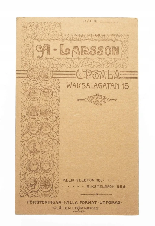 MŁODY MĘŻCZYZNA W GARNITURZE -ATELIER UPPSALA 1918