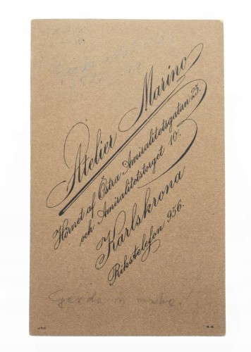 MĘŻCZYZNA Z PANNĄ MŁODĄ - ATELIER KARLSKRONA
