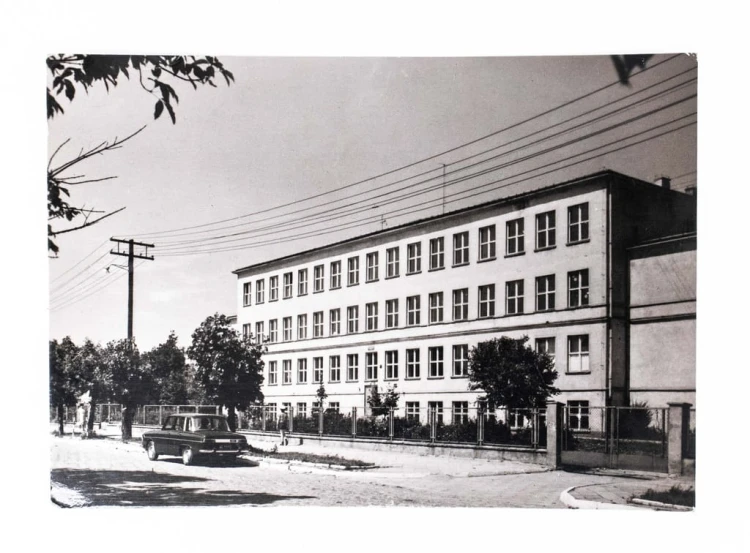 GRAJEWO - SZKOŁA PODSTAWOWA im. ADAMA MICKIEWICZA l. 60/70
