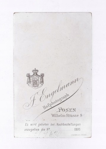 STARA FOTOGRAFIA - KOBIETA W SUKNI, ATELIER ENGELMANN, POZNAŃ 1895
